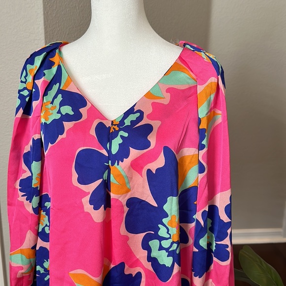 ENTRO Floral Hot Pink Satin Blouse - Picture 6 of 11